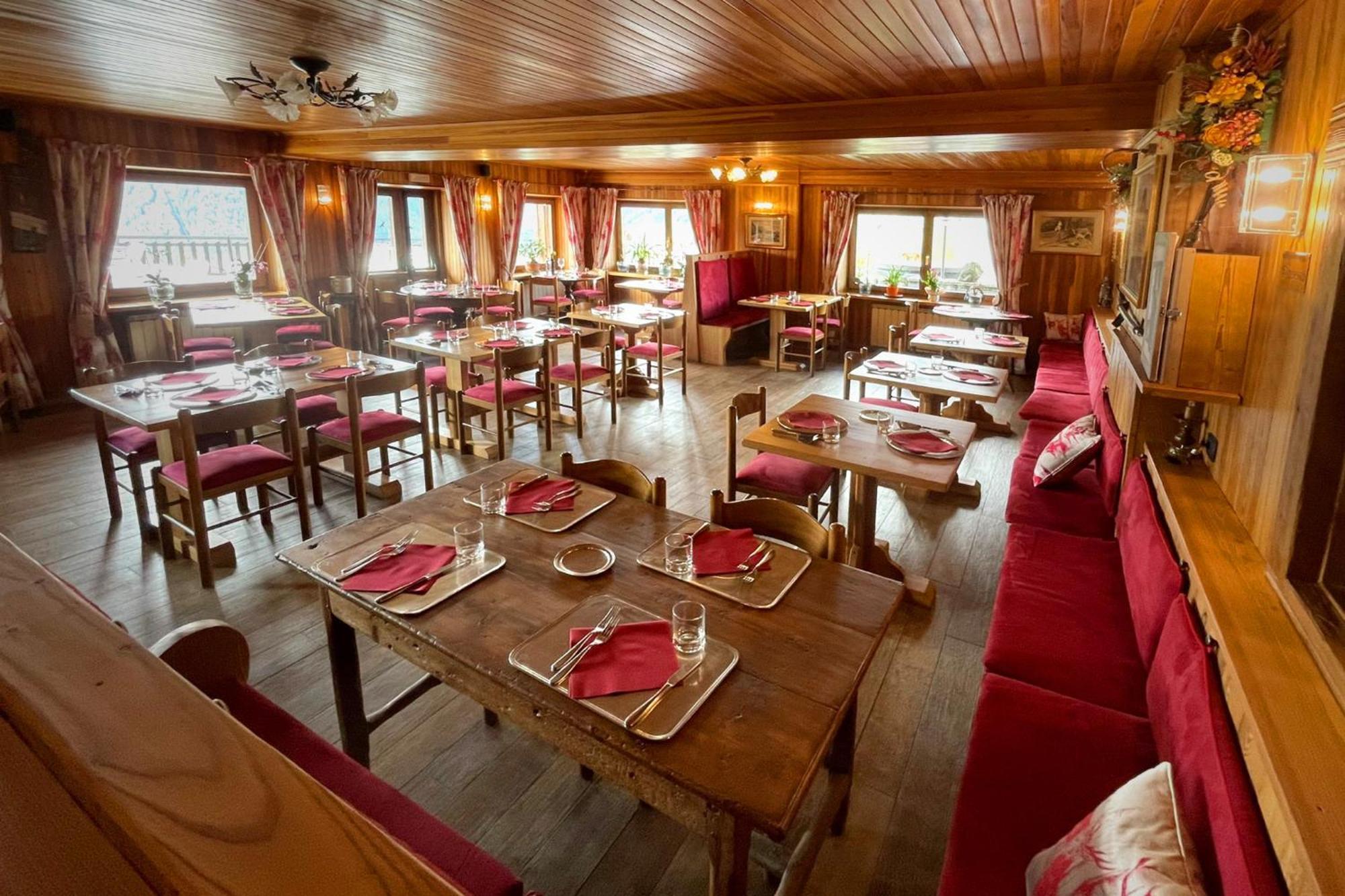 Hotel Belvedere Конье Экстерьер фото